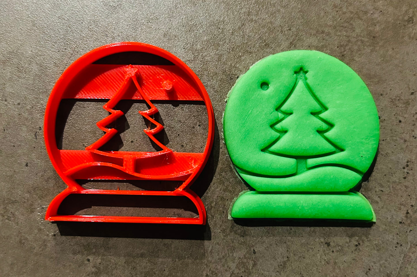 Boule de neige avec sapin